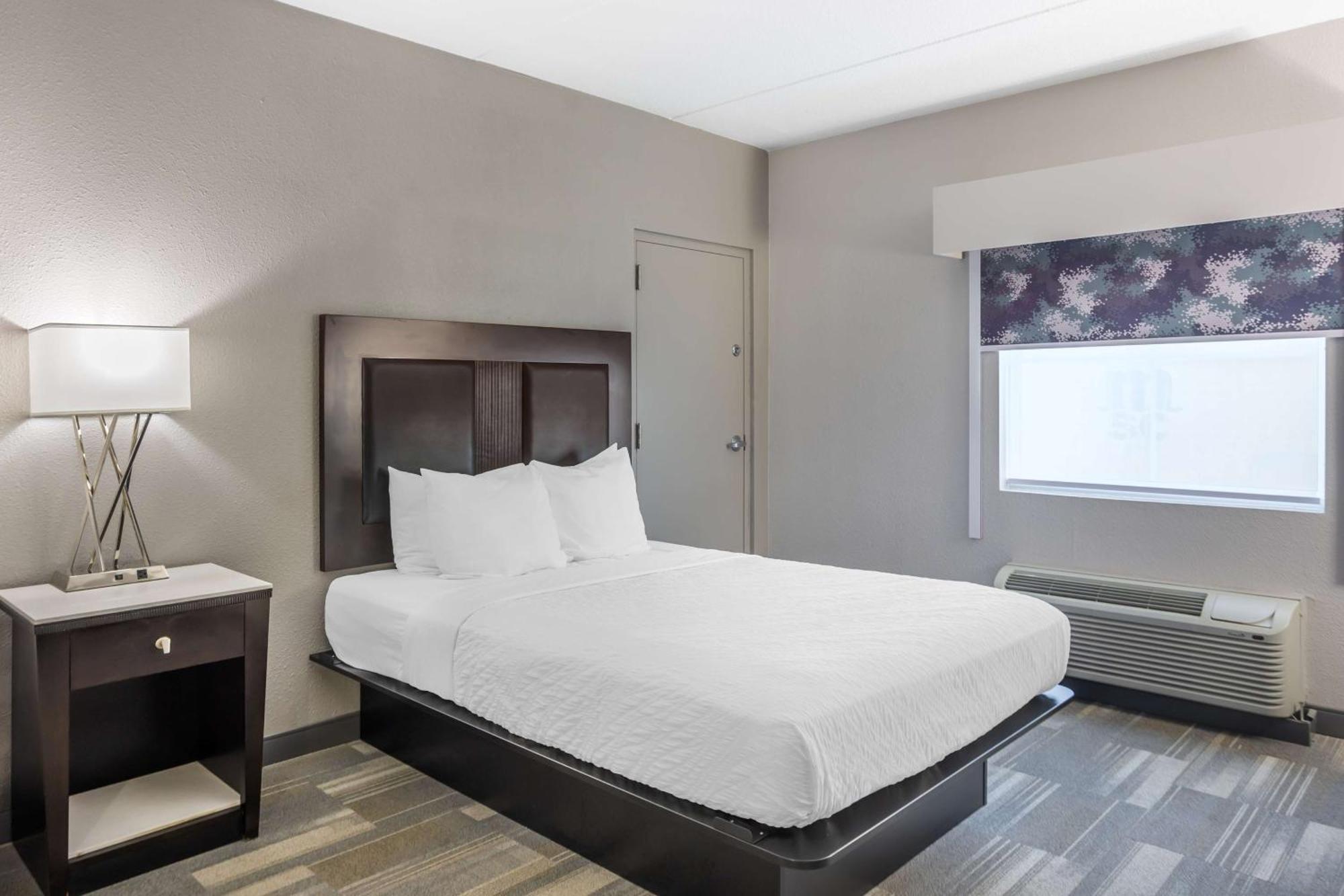 Pittston Best Western Plus Wilkes Barre-Scranton Airport Hotel מראה חיצוני תמונה