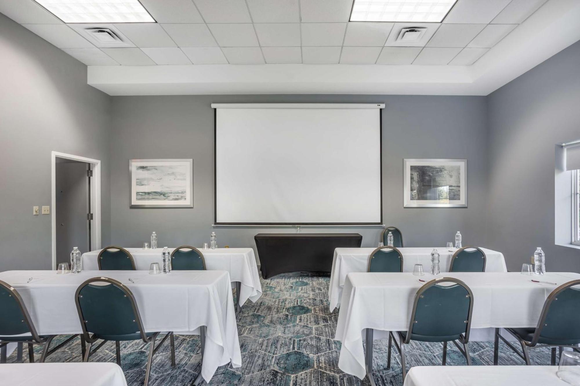Pittston Best Western Plus Wilkes Barre-Scranton Airport Hotel מראה חיצוני תמונה
